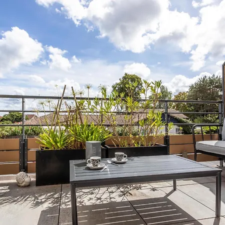 Appartement Avec Balcon Au Centre De Bourg *